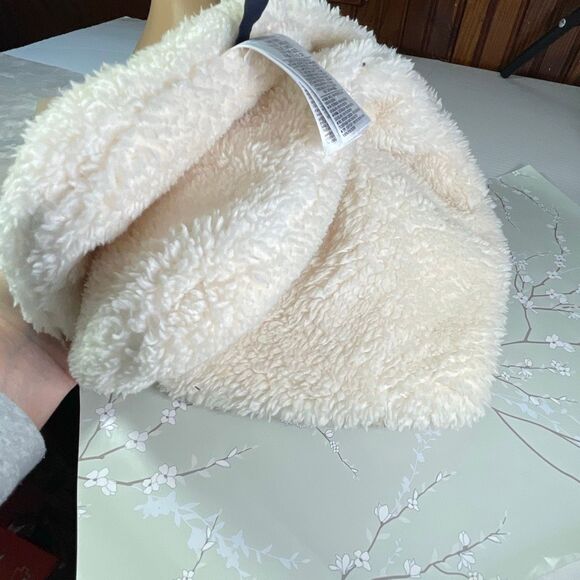 Gap Kids Faux Shearling scarf/ hand warmer - Picture 6 of 7